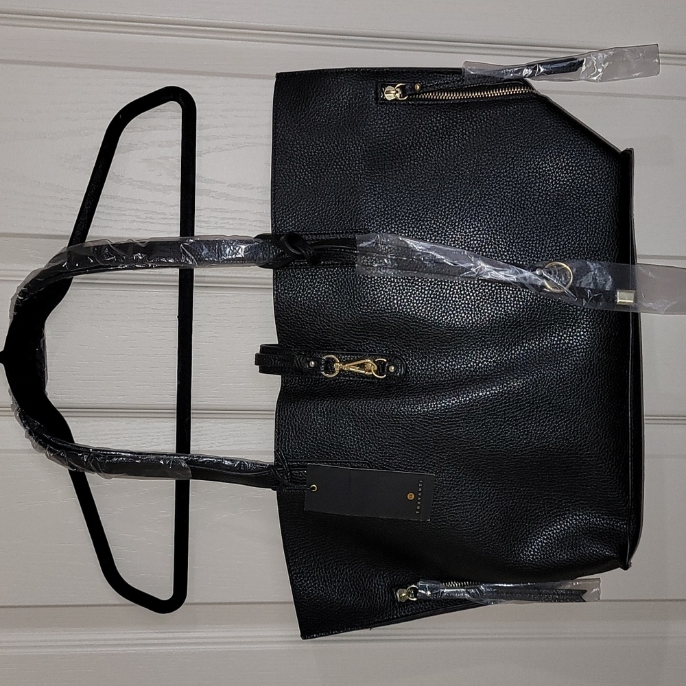 TRAVANTI RED & BLACK NWT
